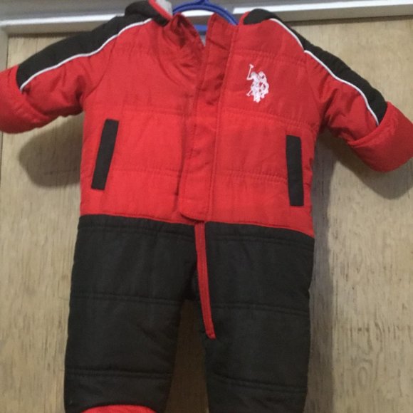 U.S. Polo Assn. one piece snowsuit size 6/9 months excellent used condition - Picture 3 of 7